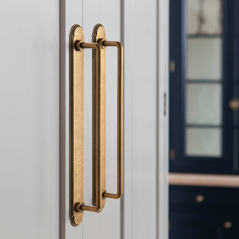 Furniture Hardware With Backplate - Goo-Ki Antique Brass Cabinet Bar Pulls